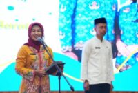 Walikota Jakarta Barat menekankan pentingnya penerapan prinsip 4S ,Senyum, Sapa, Salam, dan Santun dalam setiap pelayanan kepada warga. Ia juga meminta agar seluruh PPPK Paruh Waktu mampu memberikan informasi yang benar dan akurat kepada masyarakat