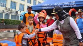 Wali Kota Jakarta Barat Iin Mutmainnah Monitor HBKB di Kembangan (Foto:Istw)