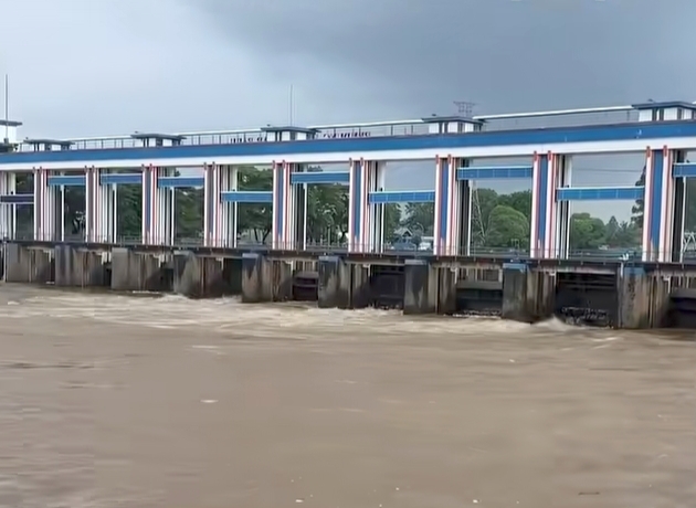 Pintu Air 10 Tangerang Terdengar Suara Sirine (Foto.Tangkapan Layar Video Viral)