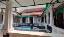 Rumah kalang ini dahulunya merupakan rumah kediaman milik BH Noerijah seorang tokoh keturunan kalang yang terkenal sebagai pengusaha kerajinan emas. BH Noerijah merupakan anak sulung dari Pawiro Suwarno orang kalang Kotagede. Rumah BH Noerijah diperkirakan dibangun pada tahun 1931 (1862 Jawa) dan pembangunan berakhir pada tahun 1938. Sumber https://budaya.jogjaprov.go.id/berita/detail/1099-rumah-kalang-b-h-noerijah