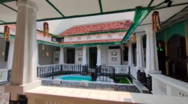 Rumah kalang ini dahulunya merupakan rumah kediaman milik BH Noerijah seorang tokoh keturunan kalang yang terkenal sebagai pengusaha kerajinan emas. BH Noerijah merupakan anak sulung dari Pawiro Suwarno orang kalang Kotagede. Rumah BH Noerijah diperkirakan dibangun pada tahun 1931 (1862 Jawa) dan pembangunan berakhir pada tahun 1938. Sumber https://budaya.jogjaprov.go.id/berita/detail/1099-rumah-kalang-b-h-noerijah