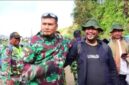 Foto: Zam Zam Mubarak bersama Letnan Jenderal Kunto Arief, Panglima Komando Gabungan Wilayah Pertahanan I, ketika memberikan dukungan operasi pasca bencana  kepada TNI saat perbaikan akses Vital Jalan KKA (Bener Meriah - Lhokseumawe)