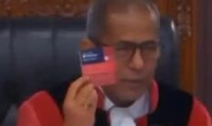 Kuota Simpati Hangus Disorot di MK, Hakim Saldi Isra Bawa Kartu Perdana ke Persidangan