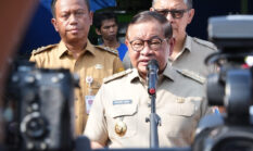 Munjirin Dampingi Pramono Tinjau Pengolahan Sampah Jadi Pupuk Organik di Kramat Jati