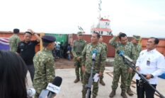 Kasum TNI Tinjau Kapal Penyelundup LTJ dan Unsur Radioaktif Ilegal di Batam