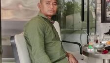 Pernyataan Anggota DPRD Kabupaten Tangerang dari Fraksi Golkar, Bimo Mahfudz Fudianto, yang menyinggung Camat Kresek Eka Fathussidki dalam pemberitaan terkait bedah rumah swadaya Nenek Masru’ah di Kampung Andil. Yandri menilai pernyataan tersebut sangat disayangkan, terlebih disampaikan oleh seorang anggota DPRD