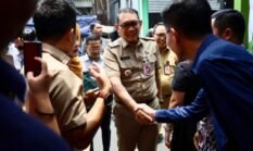 Arifin Resmikan Bedah Rumah untuk Empat Keluarga di Mangga Dua Selatan